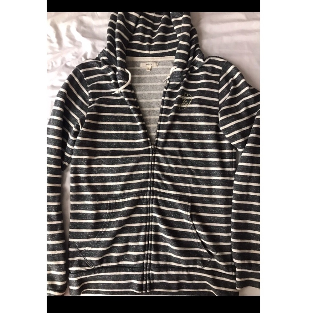 Obey sweater